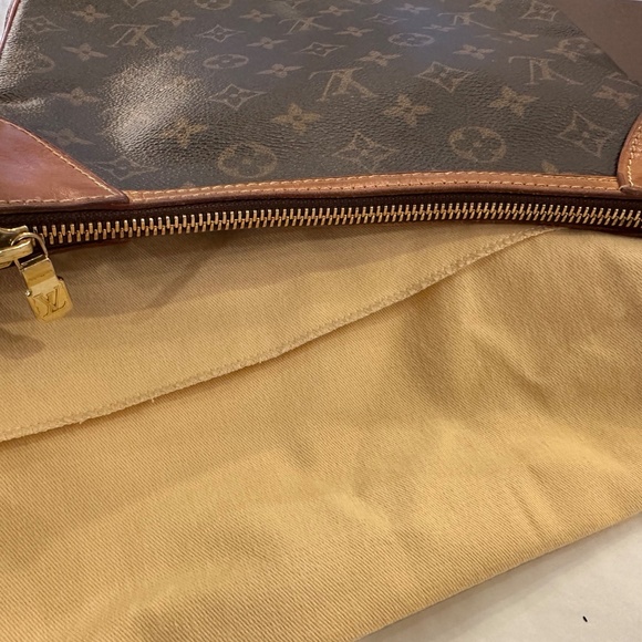💞 RARE & Retired Louis Vuitton Odeon pm Crossbody in Monogram - Picture 11 of 15